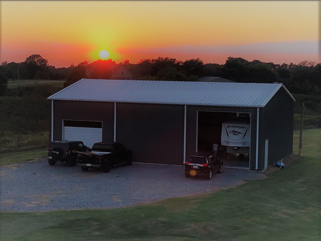 A modern steel building for business use in TX.